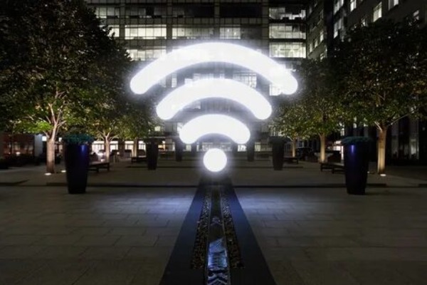 بررسی عوامل موثر بر کیفیت و قدرت شبکه‌های Wi-Fi